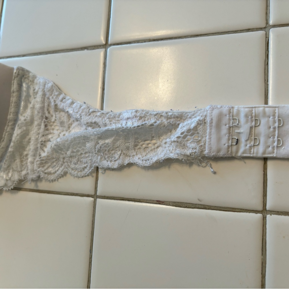 Secret Treasures white strapless bra lace detail 34d sexy - Picture 8 of 13